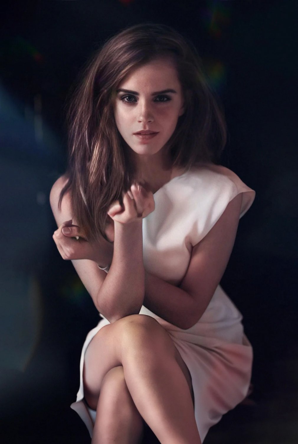 KOiwGYE1 Emma Watson giving you this look, knowing you want to worship her badly. Ready for CEI 03.jpg
